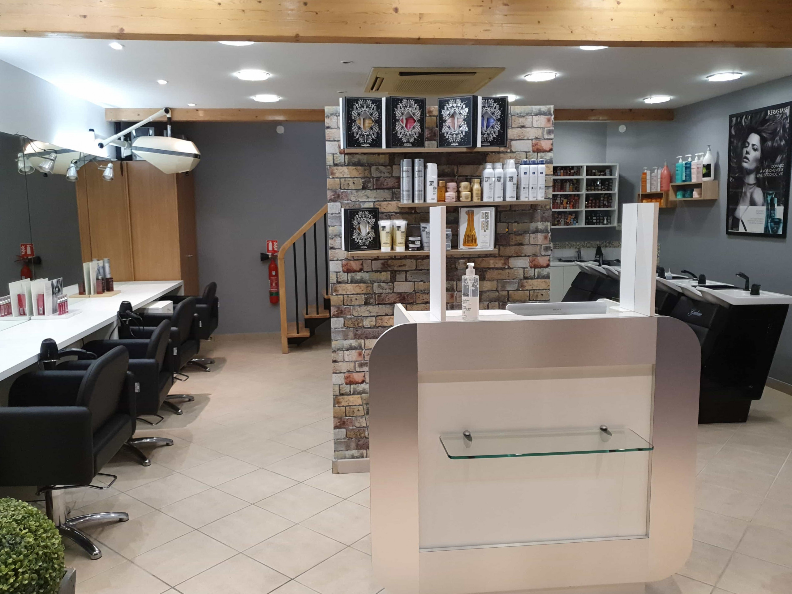 Vue intérieur du salon de coiffure Look Coiffure à Trélissac